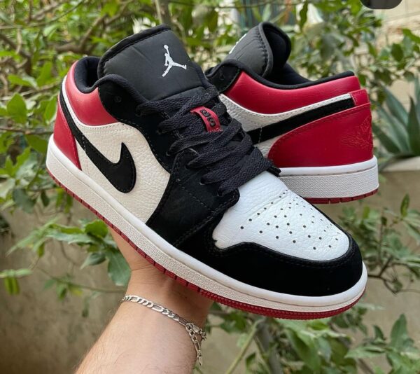 Air Jordan 1 Low "Black Toe"